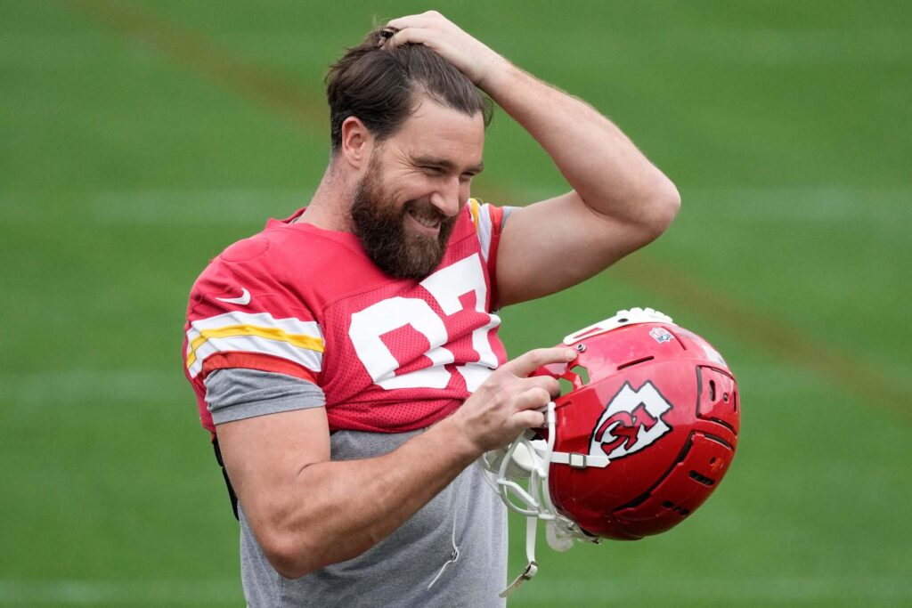 Travis Kelce plays golf as a hobby